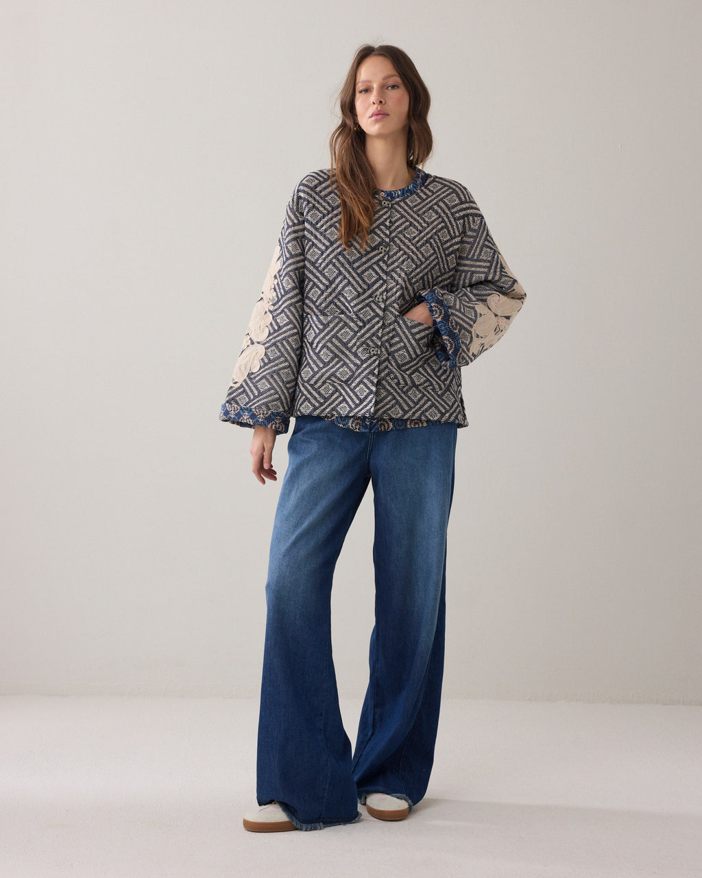 Reversible jasje met borduur