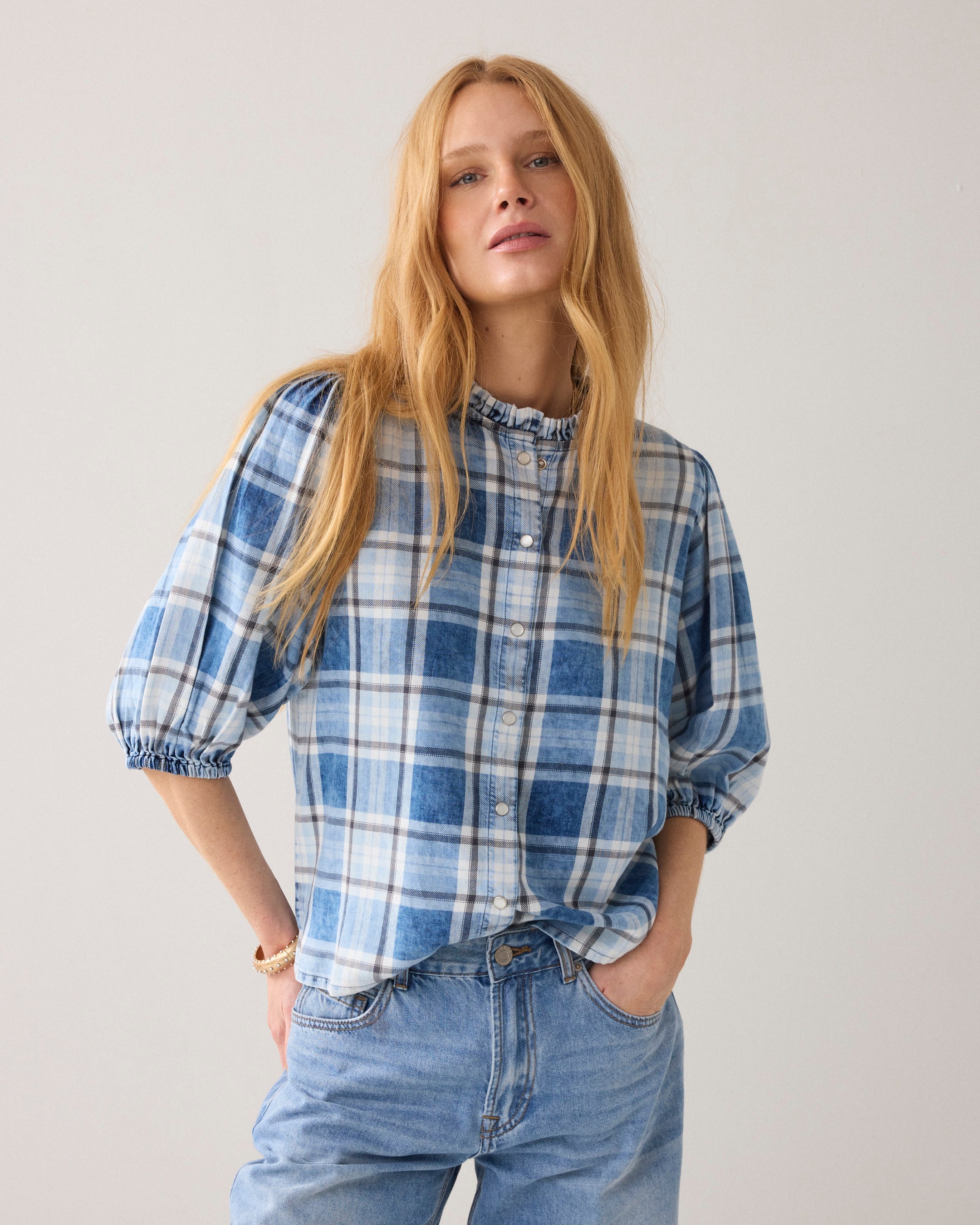 Ruitjesblouse met pofmouw
