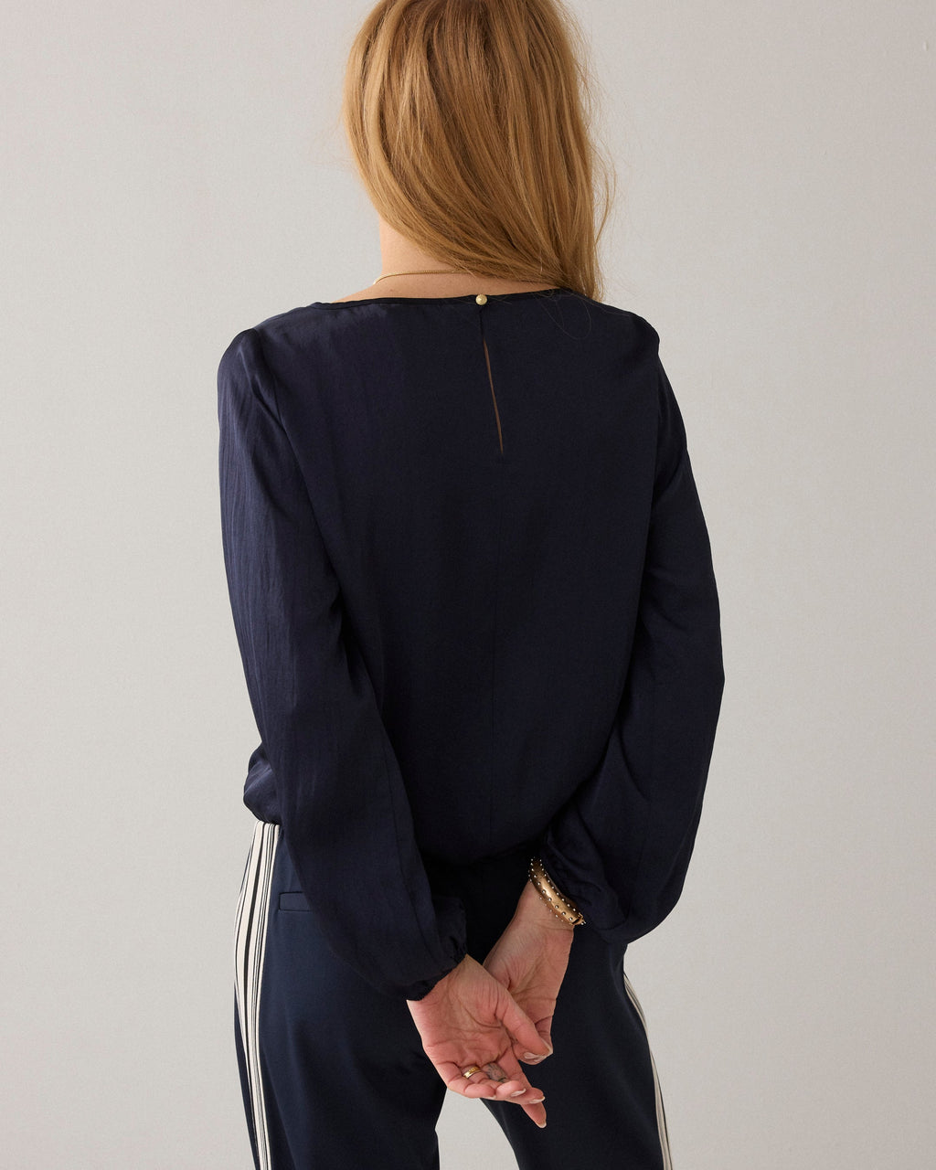Silky top met boothals